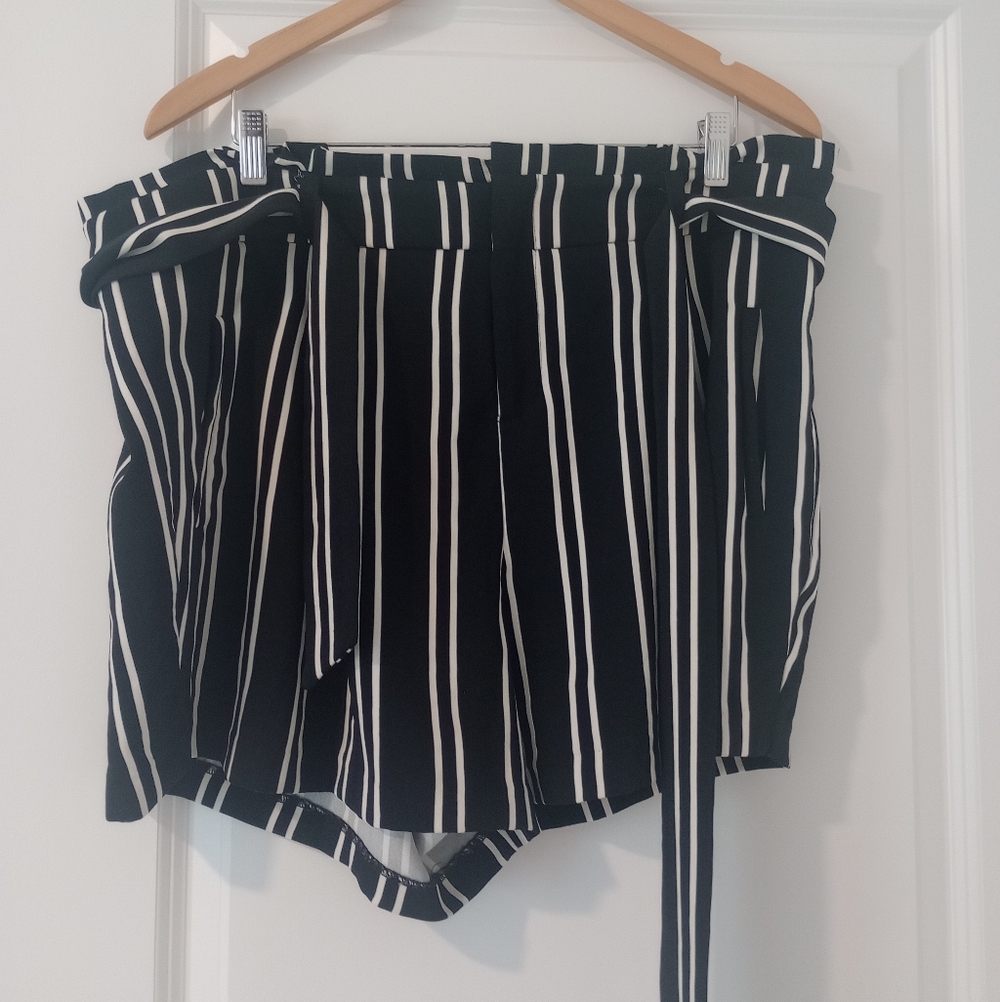 Torrid Black and White Striped High Waist Shorts Size 14